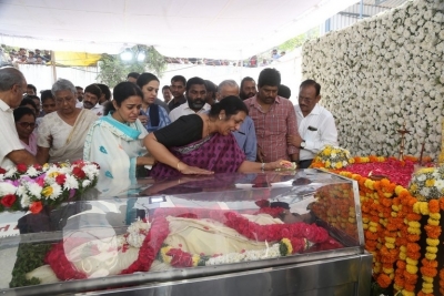 Celebs Pay Final Respect to Taraka Rathna - 16 of 104