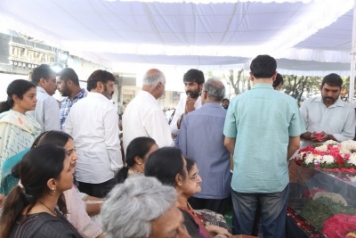 Celebs Pay Final Respect to Taraka Rathna - 64 of 104