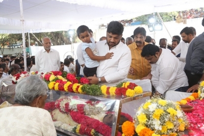 Celebs Pay Final Respect to Taraka Rathna - 65 of 104