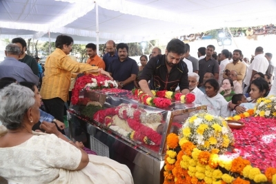 Celebs Pay Final Respect to Taraka Rathna - 66 of 104
