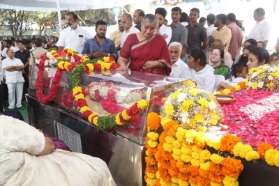 Celebs Pay Final Respect to Taraka Rathna - 69 of 104