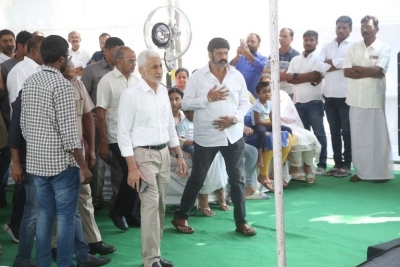Celebs Pay Final Respect to Taraka Rathna - 77 of 104