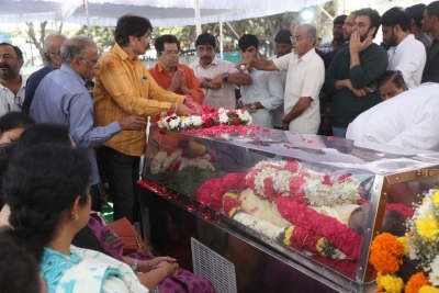 Celebs Pay Final Respect to Taraka Rathna - 79 of 104