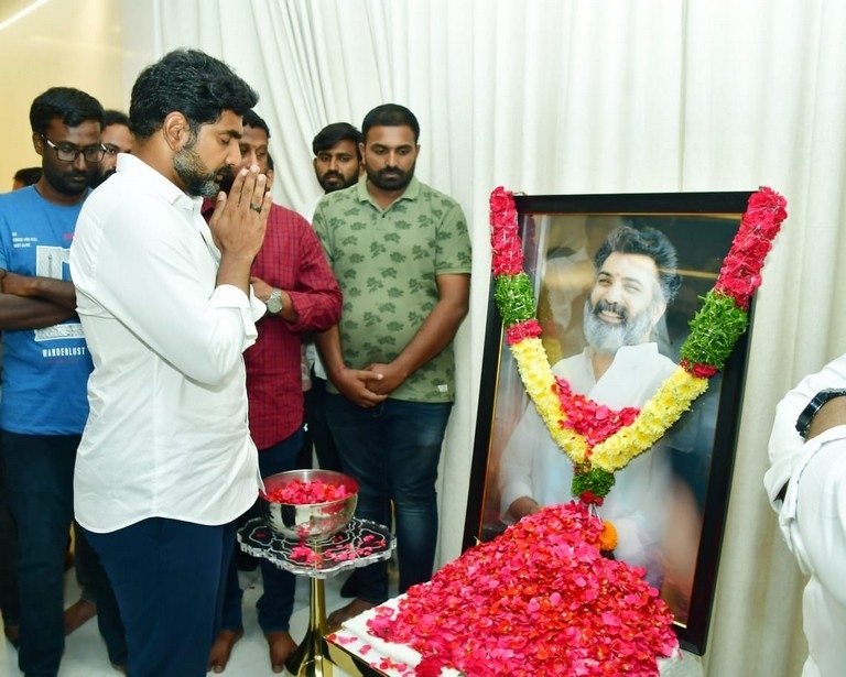 Celebs Pay Homage to Taraka Ratna - 3 / 49 photos