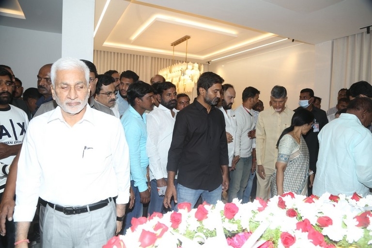 Celebs Pay Homage to Taraka Ratna - 8 / 49 photos