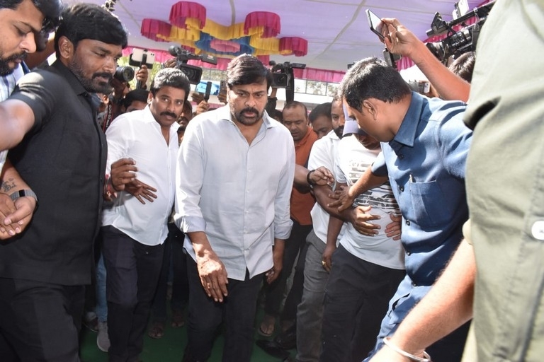Celebs Pay Homage to Taraka Ratna - 11 / 49 photos