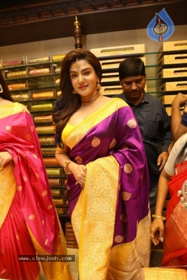 Mehreen launches Chandana Brothers Mall - 35 of 42