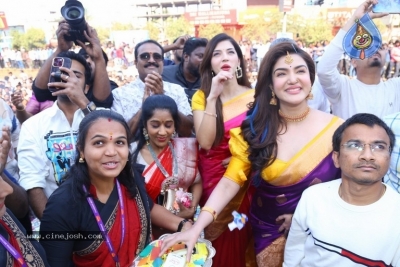 Mehreen launches Chandana Brothers Mall - 35 of 42