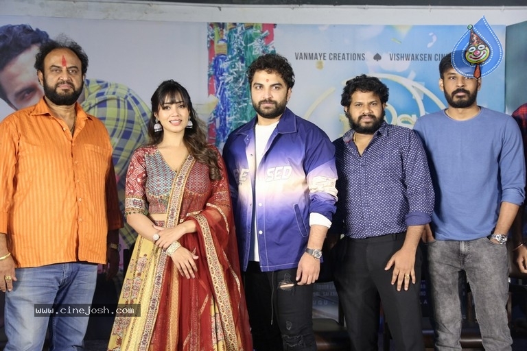 Das Ka Dhamki Movie Press Meet - 14 / 18 photos