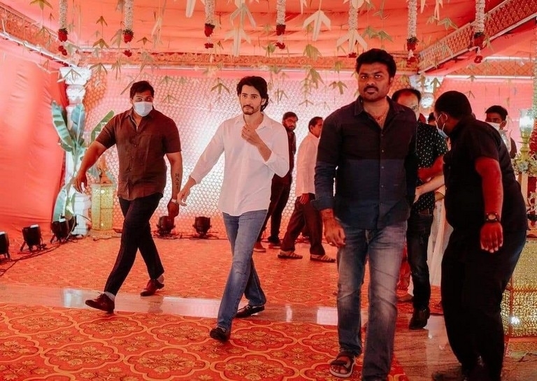 Mahesh Attends Family Friend Wedding - 1 / 4 photos