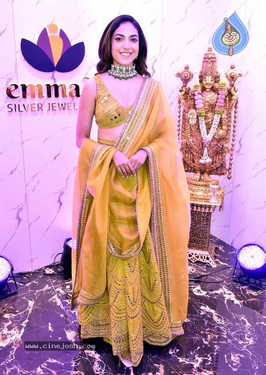 Ritu Varma Launches Emmadi Jewellery - 4 / 18 photos