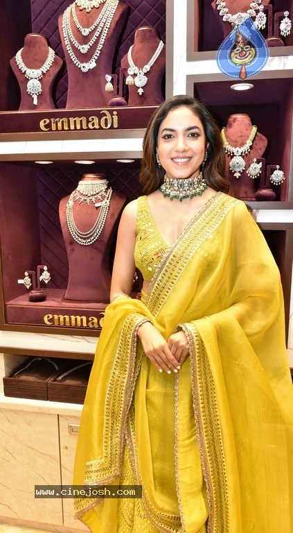 Ritu Varma Launches Emmadi Jewellery - 10 / 18 photos