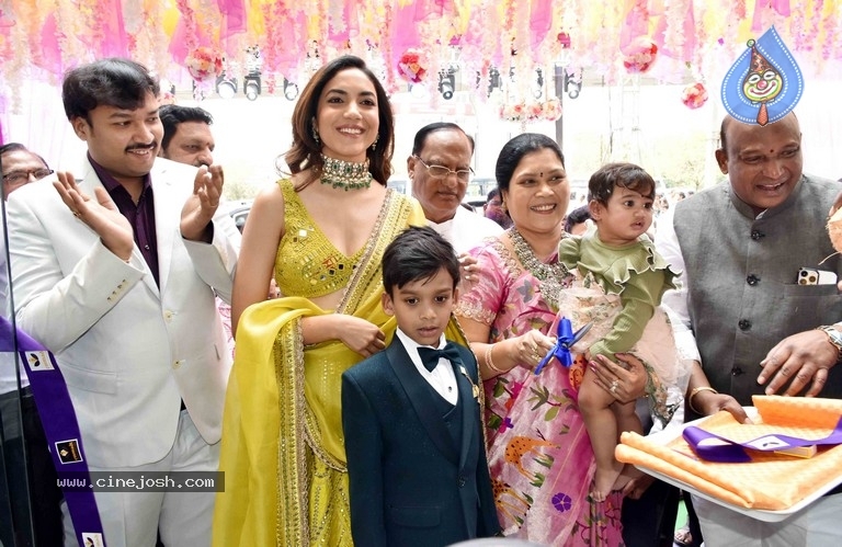 Ritu Varma Launches Emmadi Jewellery - 12 / 18 photos