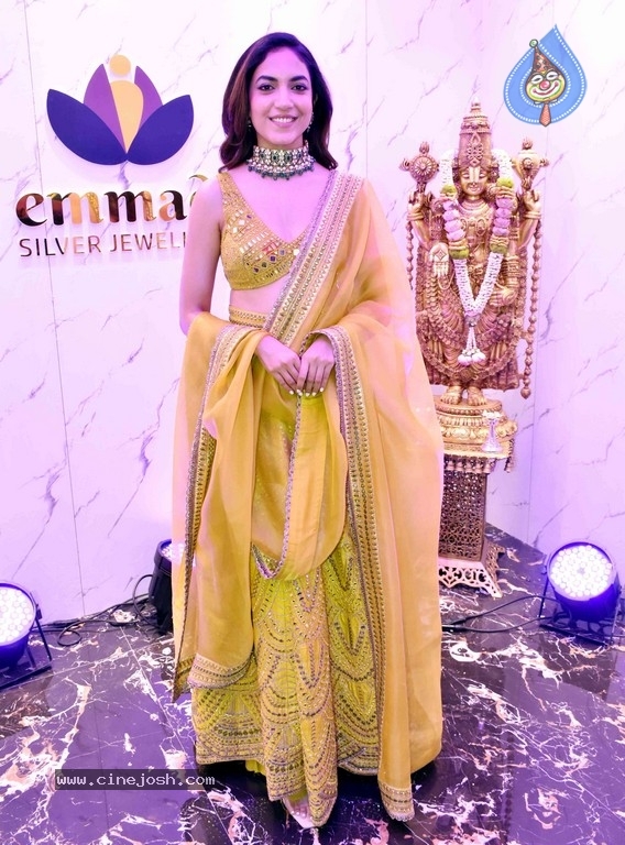 Ritu Varma Launches Emmadi Jewellery - 16 / 18 photos