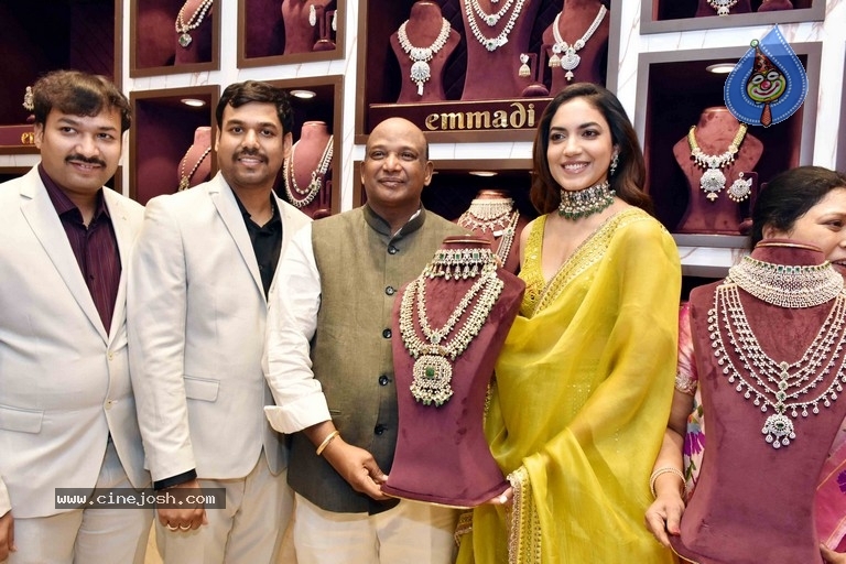 Ritu Varma Launches Emmadi Jewellery - 17 / 18 photos