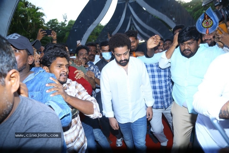 Jr Ntr, Balakrishna visited NTR Ghat - 28 / 63 photos