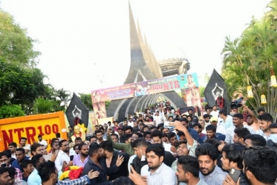 Tarak at NTR Ghat - 3 of 4