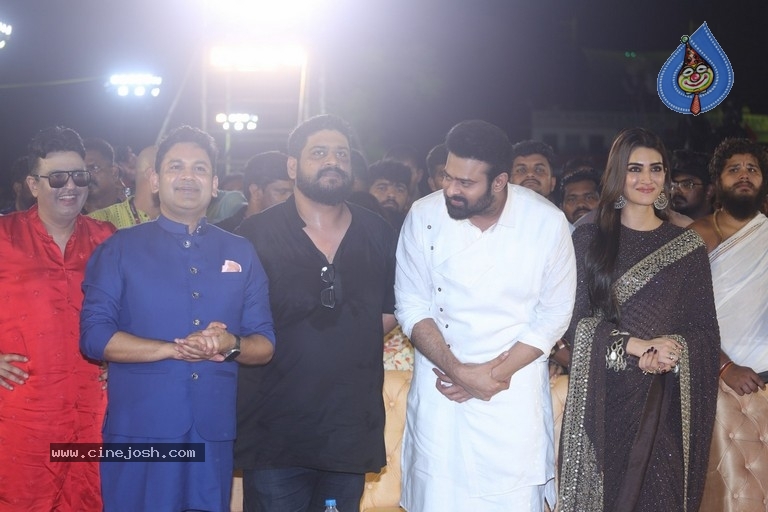 Adipurush Pre Release Event - 9 / 81 photos