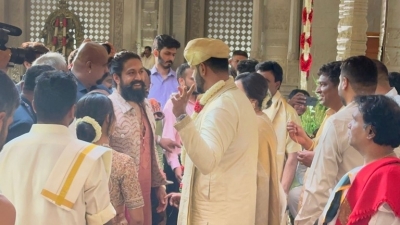 Abhishek Ambareesh Wedding Photos - 31 of 34