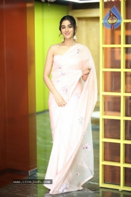 Sakshi Vaidya Photos - 31 of 40