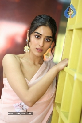 Sakshi Vaidya Photos - 32 of 40
