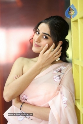 Sakshi Vaidya Photos - 28 of 40