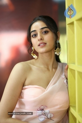 Sakshi Vaidya Photos - 31 of 40