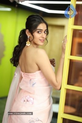 Sakshi Vaidya Photos - 37 of 40