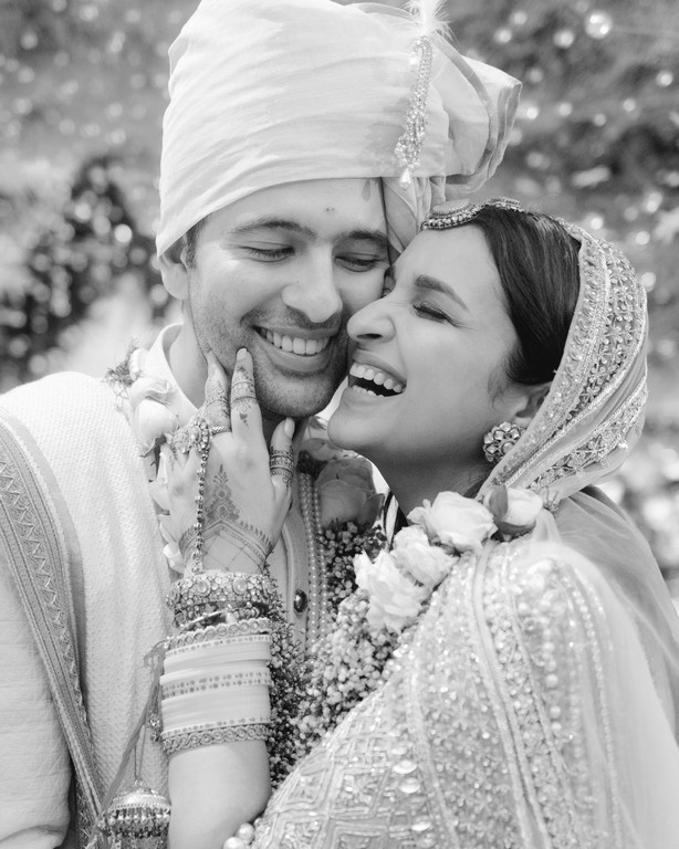 Parineeti-Raghav Wedding Photos - 2 / 7 photos