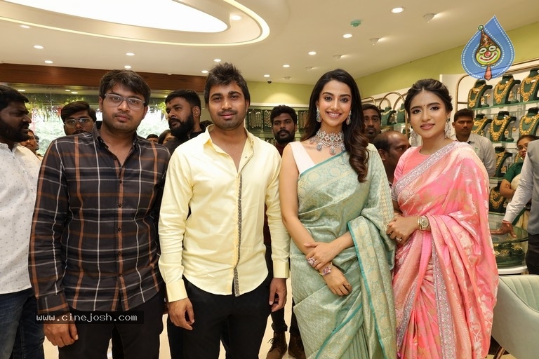 Goyaz Store Inaugurated by Meenakshi Chowdary - 17 / 21 photos