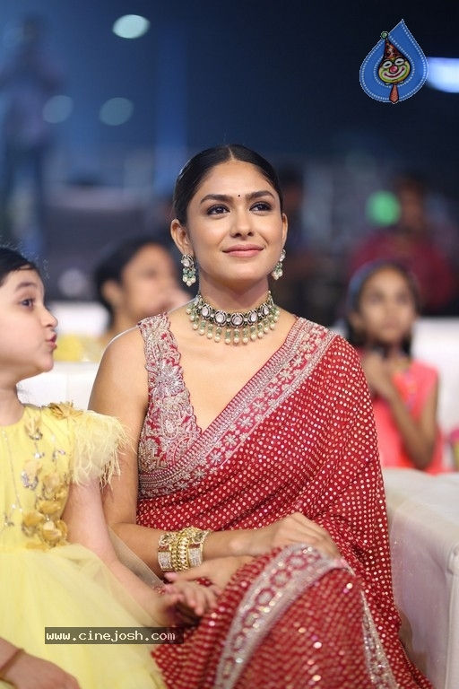 Hi Nanna Pre Release Event - 30 / 42 photos