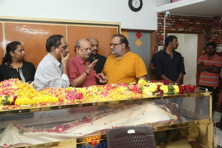Celebs Pay homage to Chandra Mohan  - 21 / 24 photos