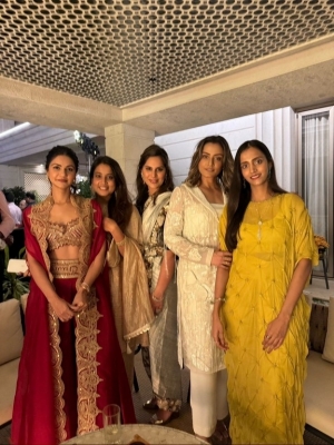 Charan - Upasana hosted Diwali party  - 3 of 6