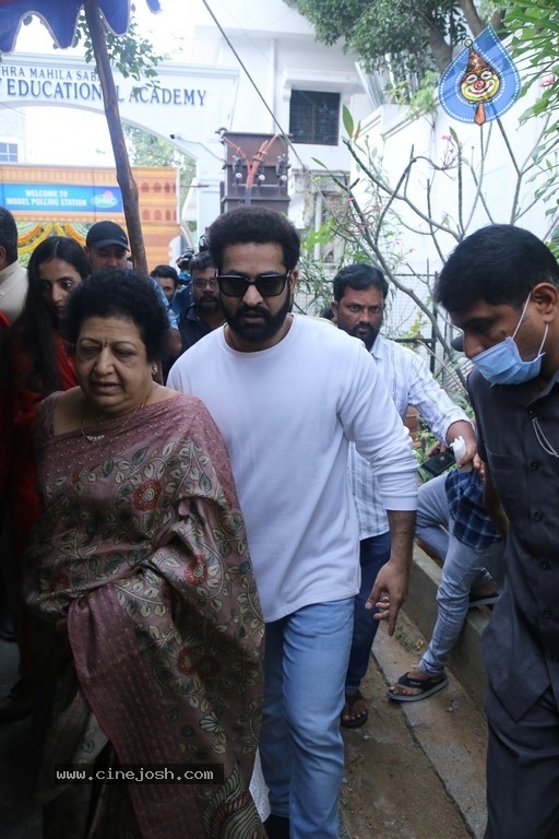 Tollywood Celebs Cast Their Votes - 35 / 60 photos