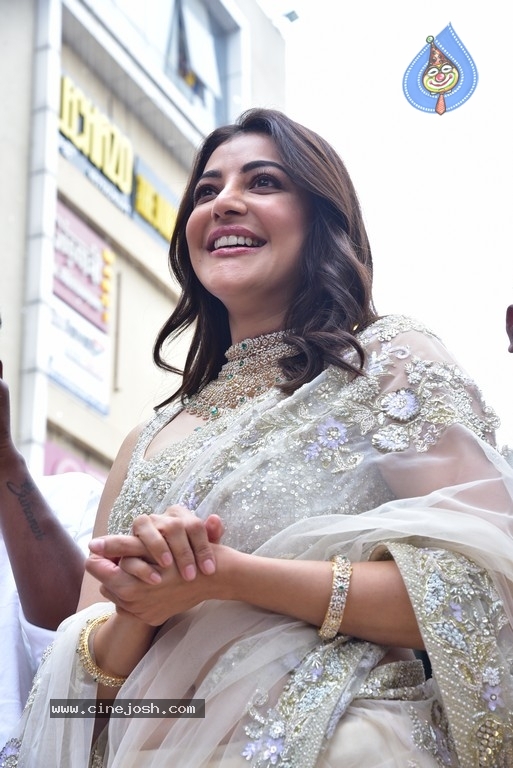 Kajal Launches Devi Pavitra Gold & Diamond Store  - 4 / 21 photos