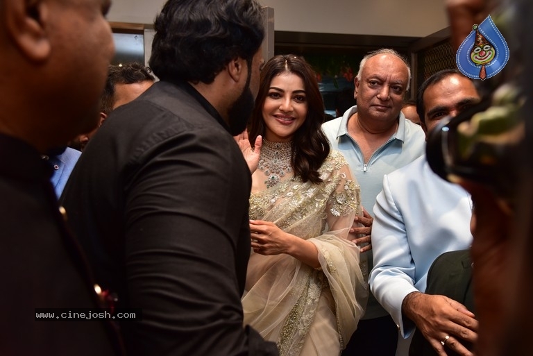 Kajal Launches Devi Pavitra Gold & Diamond Store  - 11 / 21 photos