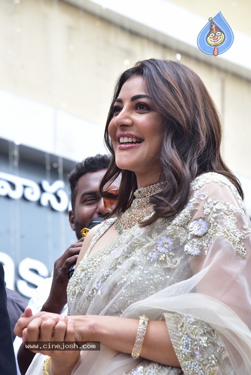 Kajal Launches Devi Pavitra Gold & Diamond Store  - 19 / 21 photos