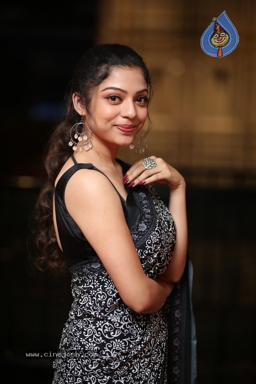 Varsha Bollamma Photos - 27 / 40 photos