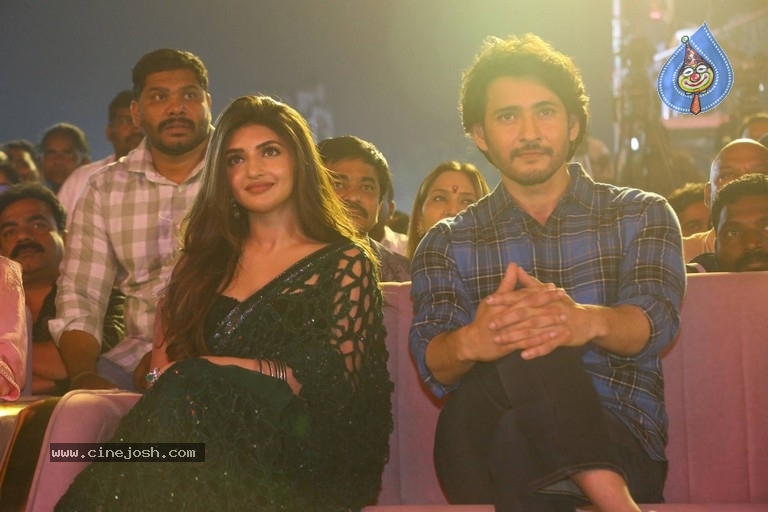 Guntur Kaaram Pre Release Event 02 - 10 / 29 photos