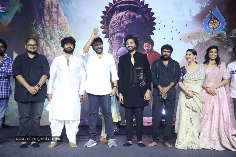 Hanu Man Pre Release Event - 15 / 21 photos