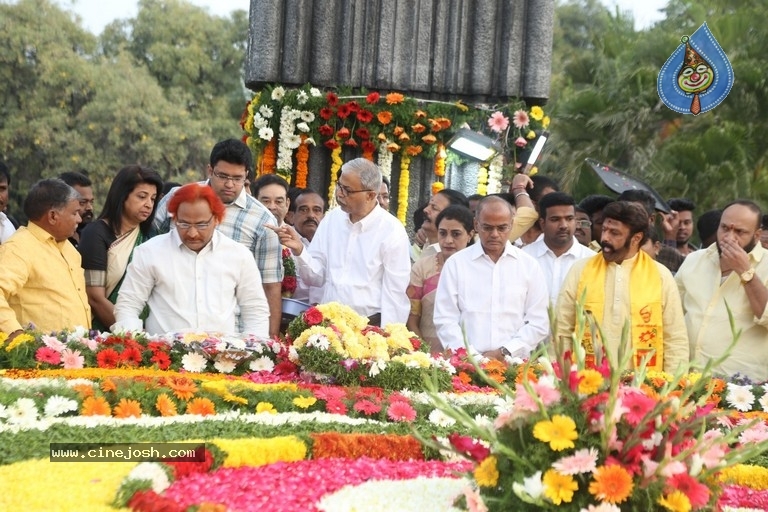 Nandhamuri Heros at NTR 28th Death Anniversary - 22 / 58 photos