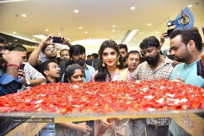 Sreeleela at CMR family mall in Kukatpally - 19 of 36