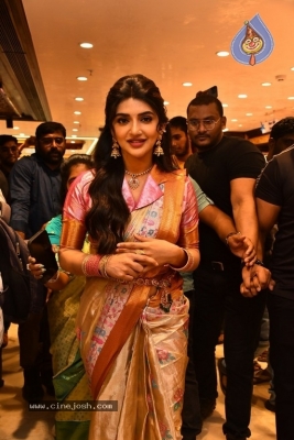 Sreeleela at CMR family mall in Kukatpally - 26 of 36