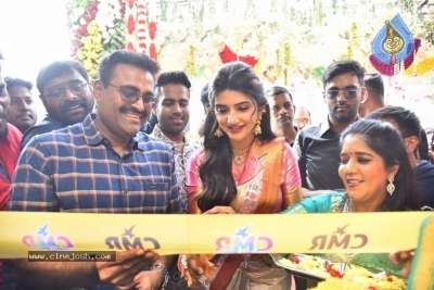 Sreeleela at CMR family mall in Kukatpally - 34 of 36