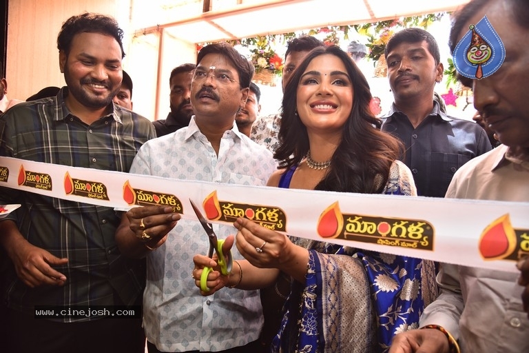 Samyuktha Launched Maangalya Shopping mall - 32 / 42 photos