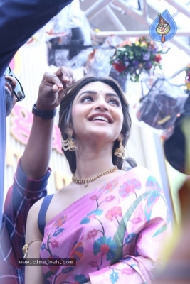 Sreeleela Launches Mangalya Shopping Mall - 17 of 30