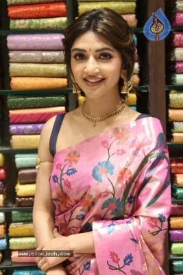 Sreeleela Launches Mangalya Shopping Mall - 19 of 30