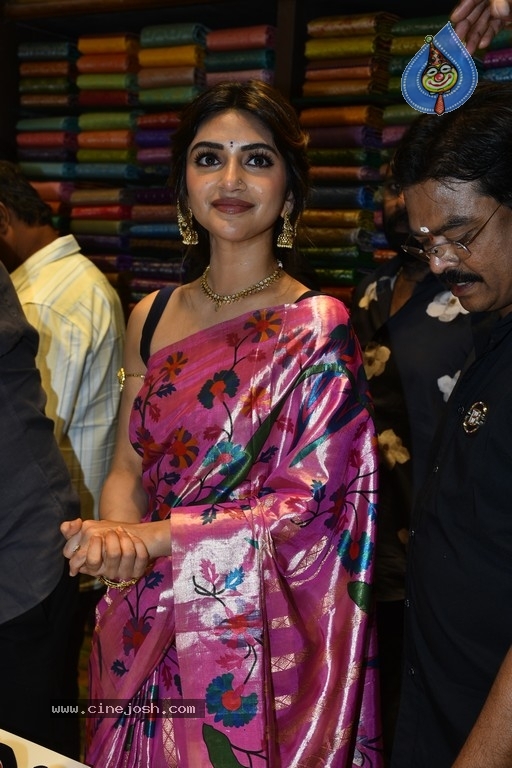 Sreeleela Launches Mangalya Shopping Mall - 23 / 30 photos