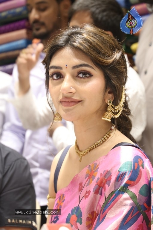 Sreeleela Launches Mangalya Shopping Mall - 29 / 30 photos