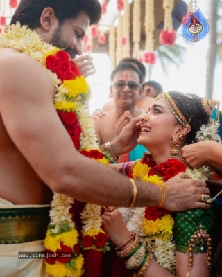 Keerthy Suresh weds Antony Thattil - 4 of 7